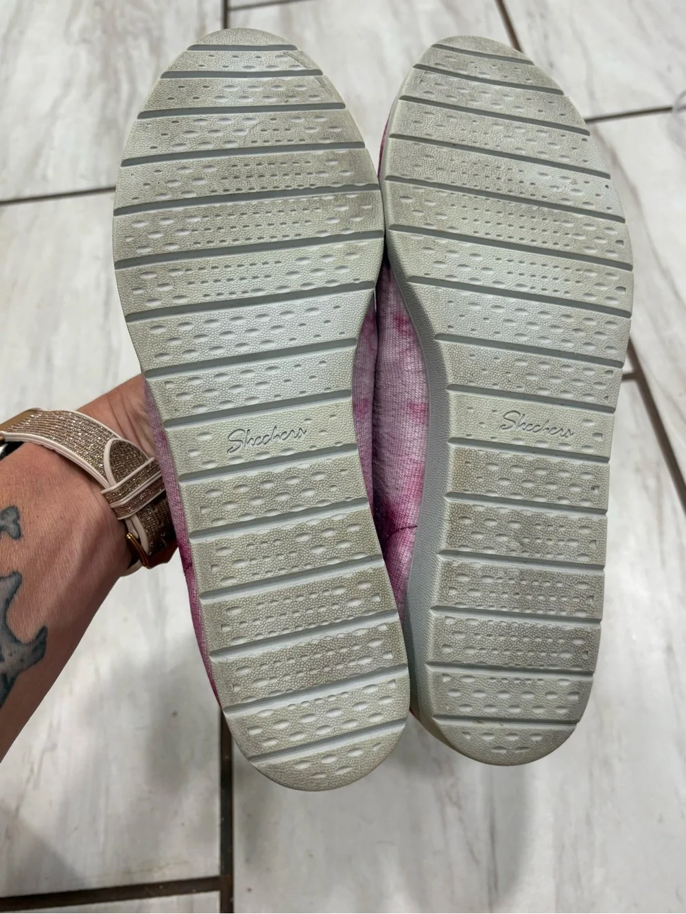 Skechers Cleo Flex Spellbind Pink Tie Dye Stretch Fit Wedge Flats Shoes 9.5.